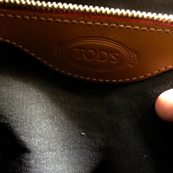 Tod's Red Leather Shoulder Bag - Picture 7 of 8
